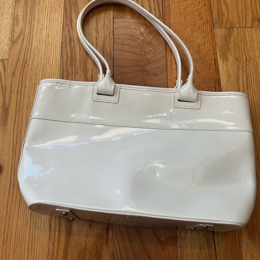 Chic Dooney & Bourke White Leather Tote with Gold Accents - Picture 10 of 15